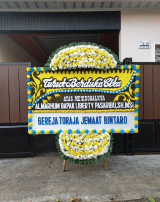 Papan Bunga Duka di Parengan